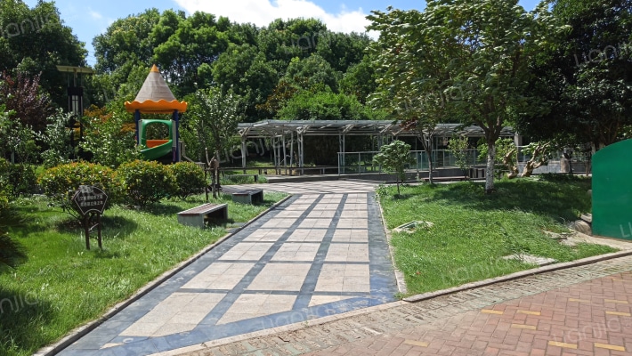 铂领公馆外景图