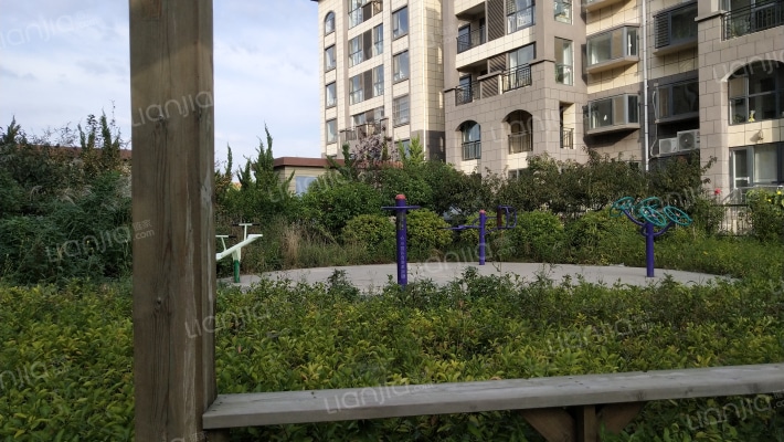 罗兰枫景外景图