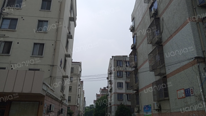 天鹤五村小区外景图