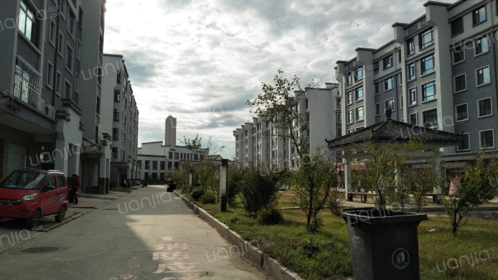 东和小镇外景图