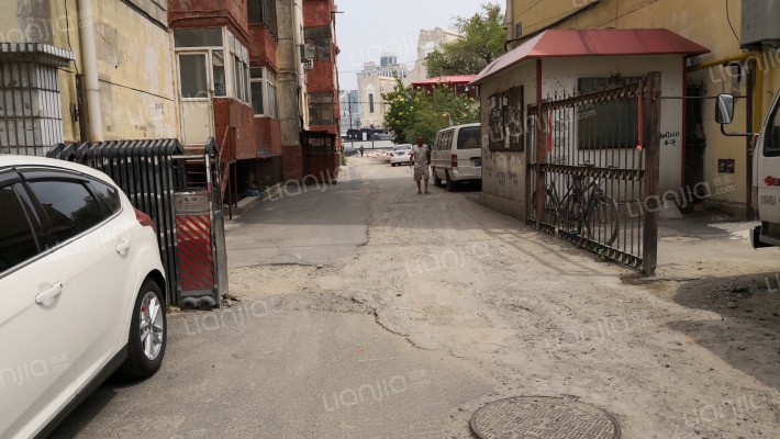 警校小区外景图