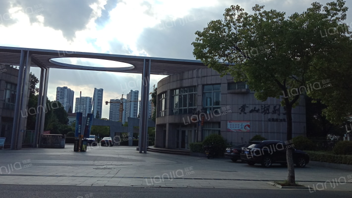 黄山湖别墅外景图