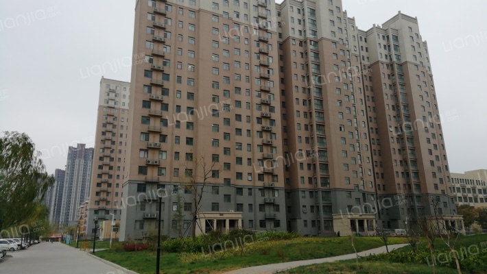 中原工学院校内家属院外景图