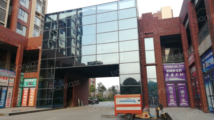 春城华府外景图