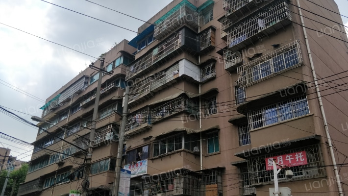 水电九局内区宿舍外景图