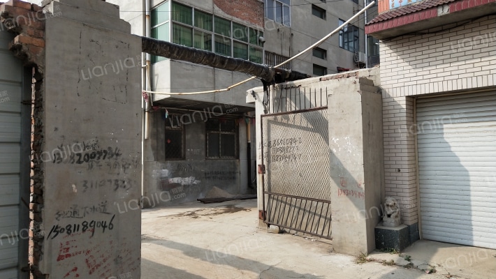 新华书店居民楼外景图