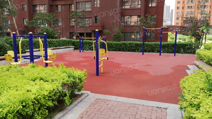 尚东辉煌城外景图