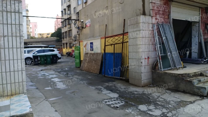 安居楼东院外景图