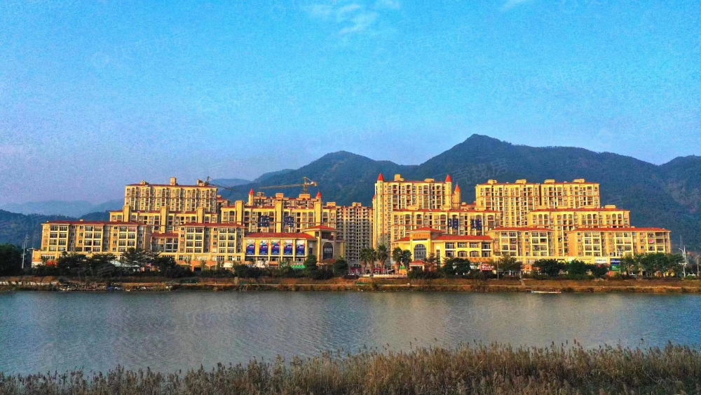 蓝湾明珠实景图
