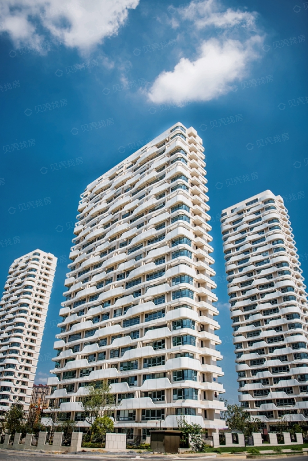 蓝光睿创新筑(蓝光黑钻公馆)相册