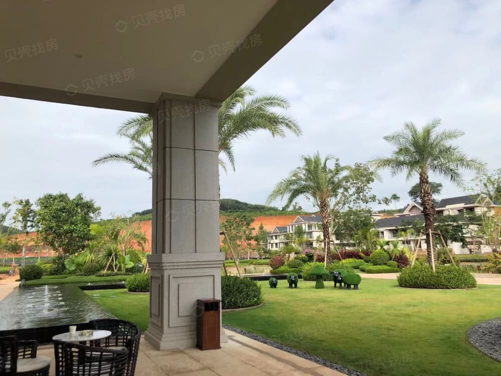 蓝城.西双版纳桃李春风实景图