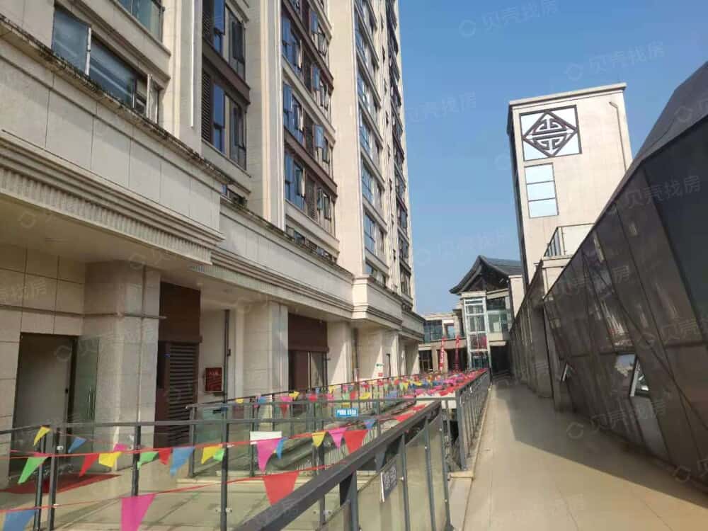 峨秀未遮山