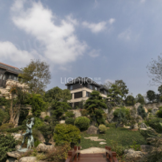 位于奉贤金汇大叶公路6288弄,由上海康都置业开发,长城物业管理的别墅