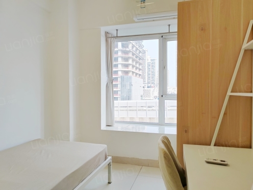 合租·中房蓝水湾 4居室 东北卧