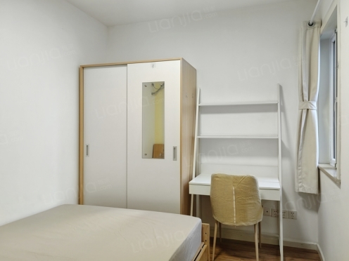 合租·蓝光凯丽香江 4居室 北卧