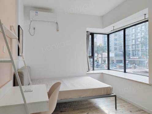 合租·汇融名城B区 3居室 西卧