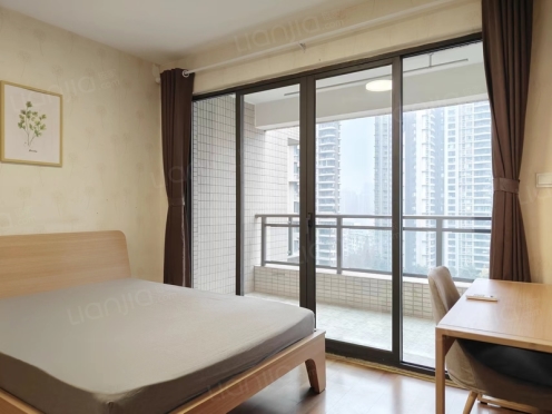 合租·龙湖三千里A区一期 4居室 东南卧