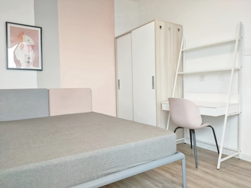 合租·凯德世纪名邸东庭 5居室 南卧