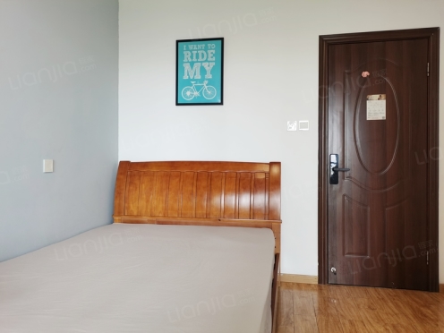 合租·蓝光凯丽香江 4居室 东卧