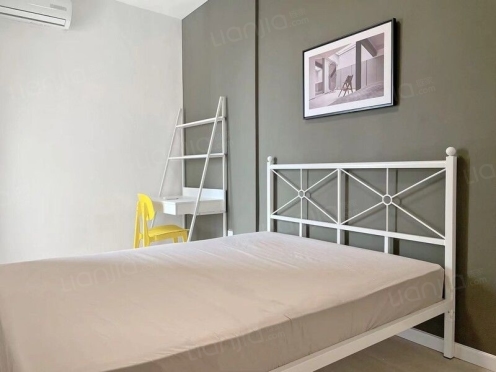 合租·蓝润ISC 3居室 东卧