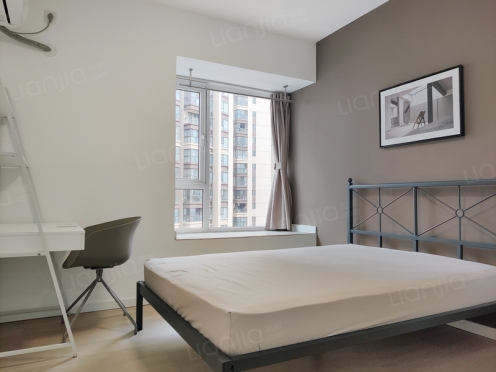 合租·蓝光锦绣城 4居室 西南卧