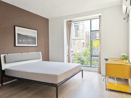 合租·美洲花园一期 4居室 东北卧