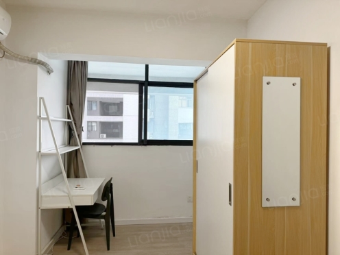 合租·蓝光凯丽香江 4居室 西卧