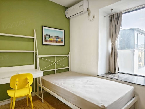 合租·蓝光凯丽美域 4居室 东卧