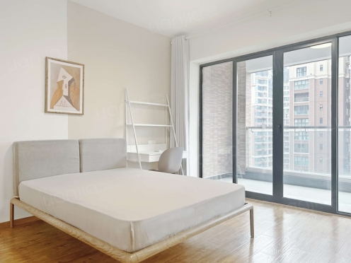 合租·中德英伦联邦B区 4居室 南卧