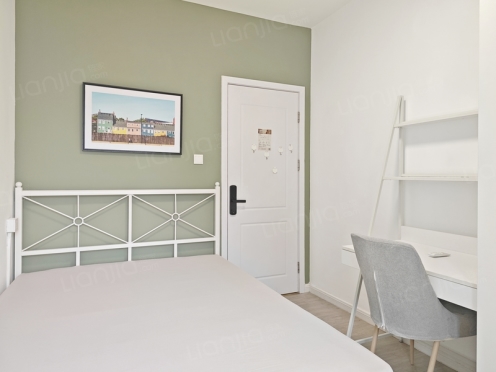 合租·荣盛花语城 4居室 东卧