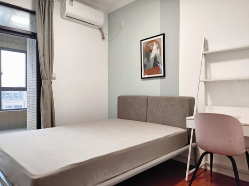 合租·观园国际 4居室 南卧