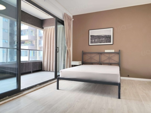 合租·凯德世纪名邸东庭 5居室 东南卧