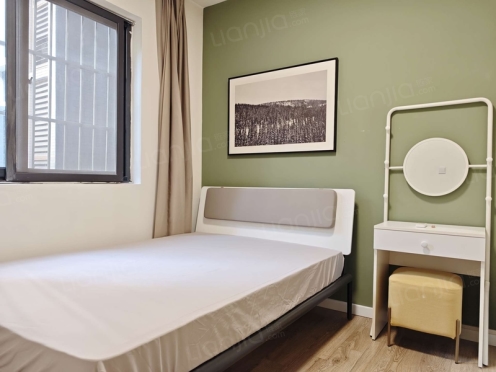 合租·浅水半岛三期 3居室 东北卧