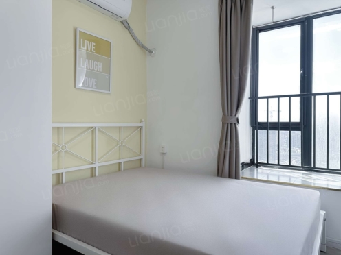 合租·顶峰水岸汇景 5居室 东南卧