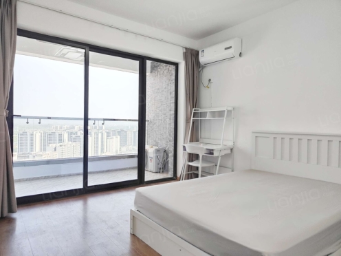 合租·麓府 4居室 东南卧