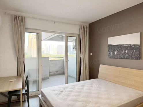 合租·蓝光凯丽香江 4居室 东南卧