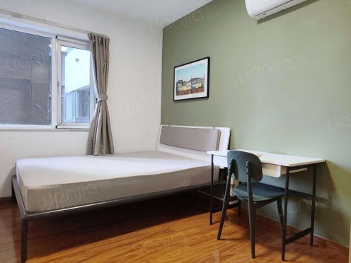 合租·蓝光凯丽香江 4居室 西北卧