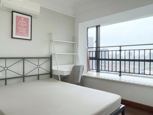 合租·中铁鹭岛艺术城 4居室 西卧