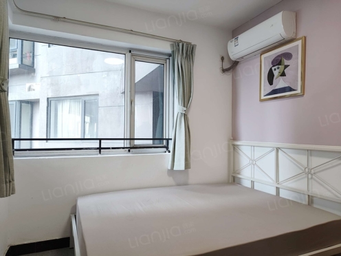 合租·蓝光凯丽香江 4居室 东南卧