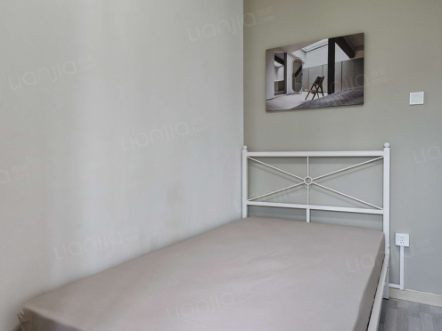 合租·会所花园 3居室 东卧