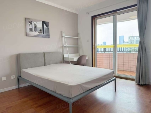 合租·富临大厦 4居室 西南卧