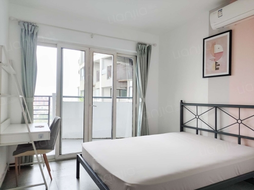 合租·蓝光凯丽香江 4居室 东北卧