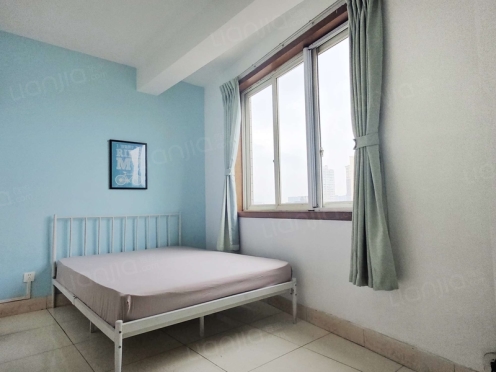 合租·人和逸景 3居室 东北卧