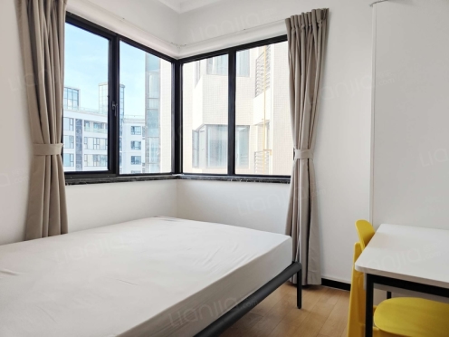 合租·麓府 4居室 东北卧