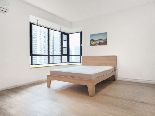 合租·华润凤凰城三期 5居室 西北卧