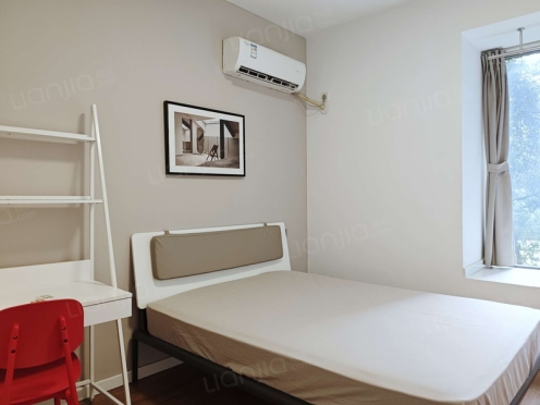 合租·晶蓝半岛二期 4居室 东南卧