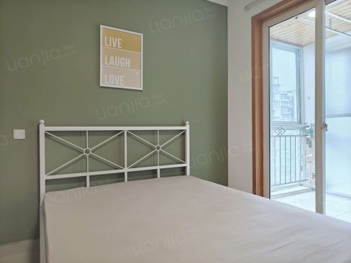 合租·北回归线一期 4居室 东南卧