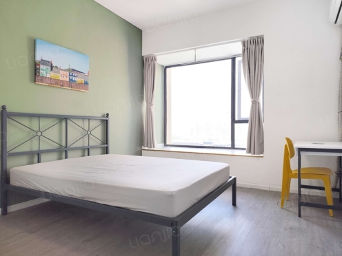 合租·蓝润ISC 3居室 东卧