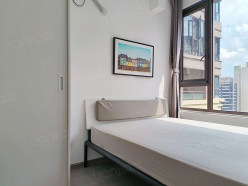 合租·万达华府 5居室 东卧