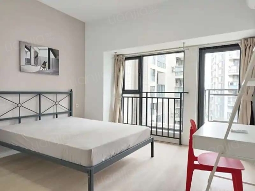 合租·财富又一城 4居室 东卧